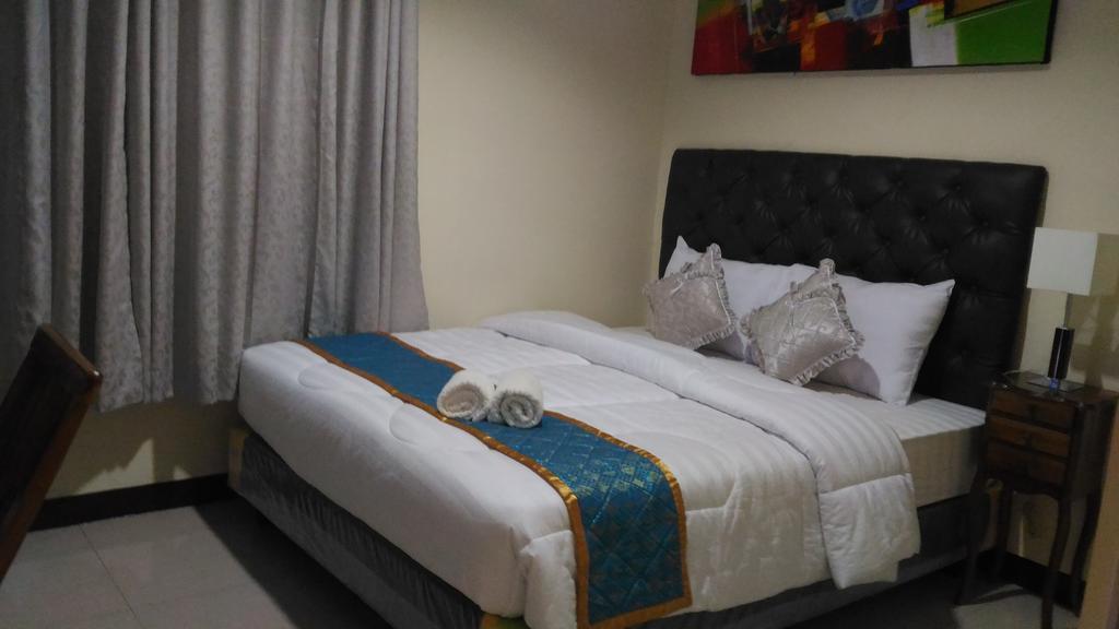 Diponegoro House Hotell Salatiga Exteriör bild