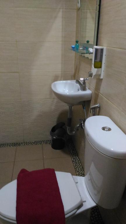 Diponegoro House Hotell Salatiga Exteriör bild